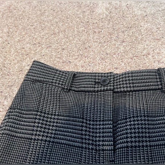 Petite Curvy Straight Cropped Cuff Pant in Houndstooth - Picture 4 of 7